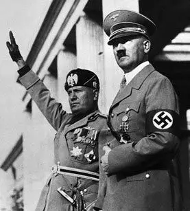 Benito Mussolini ve Adolf Hitler
Almanya ve İtalya liderleri