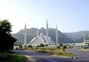 Faysal Camii</p><p>Asya'daki en büyük camii. 1986 yılında yapılan camii Pakistan'ın başkenti İslamabad'dadır.