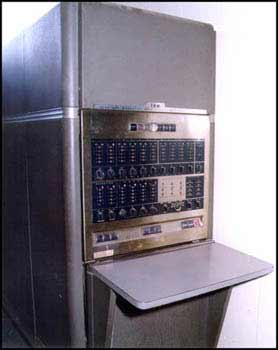 </p><p>IBM-650 Data Processing Machine