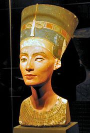 

Kraliçe Nefertiti
