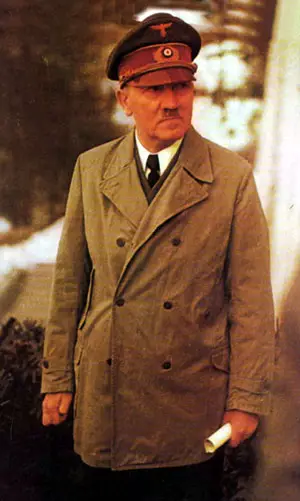 Adolf Hitler 20 Nisan 1889 ve 30 Nisan 1945 tarihleri arasında yaşamıştır.

