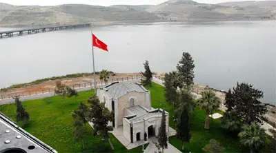 

Osman Bey'in dedesi Süleyman Şah'ın türbesinin bulunduğu yer