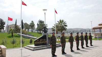 

Caber Kalesi Türkiye sınırları dışında bulunan tek Türkiye toprağıdır. Burada Türk bayrağı dalgalanır ve Türk askerleri görev yapar