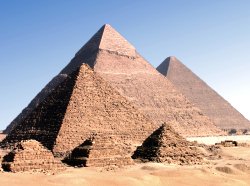 Gize'deki piramitler