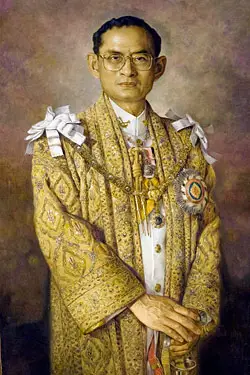 

Şu anki Tayland Kralı Rama IX