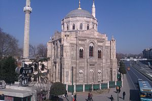 Pertevniyal Valide Sultan Camii