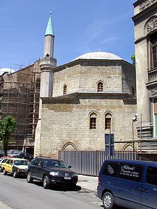 Bayraklı Camii