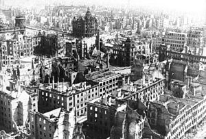 Dresden'in Bombalanması